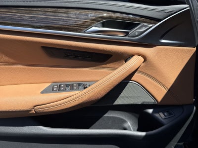 2021 BMW 5 Series M550i xDrive Dynamic Handling/Shadowline/Executive Package