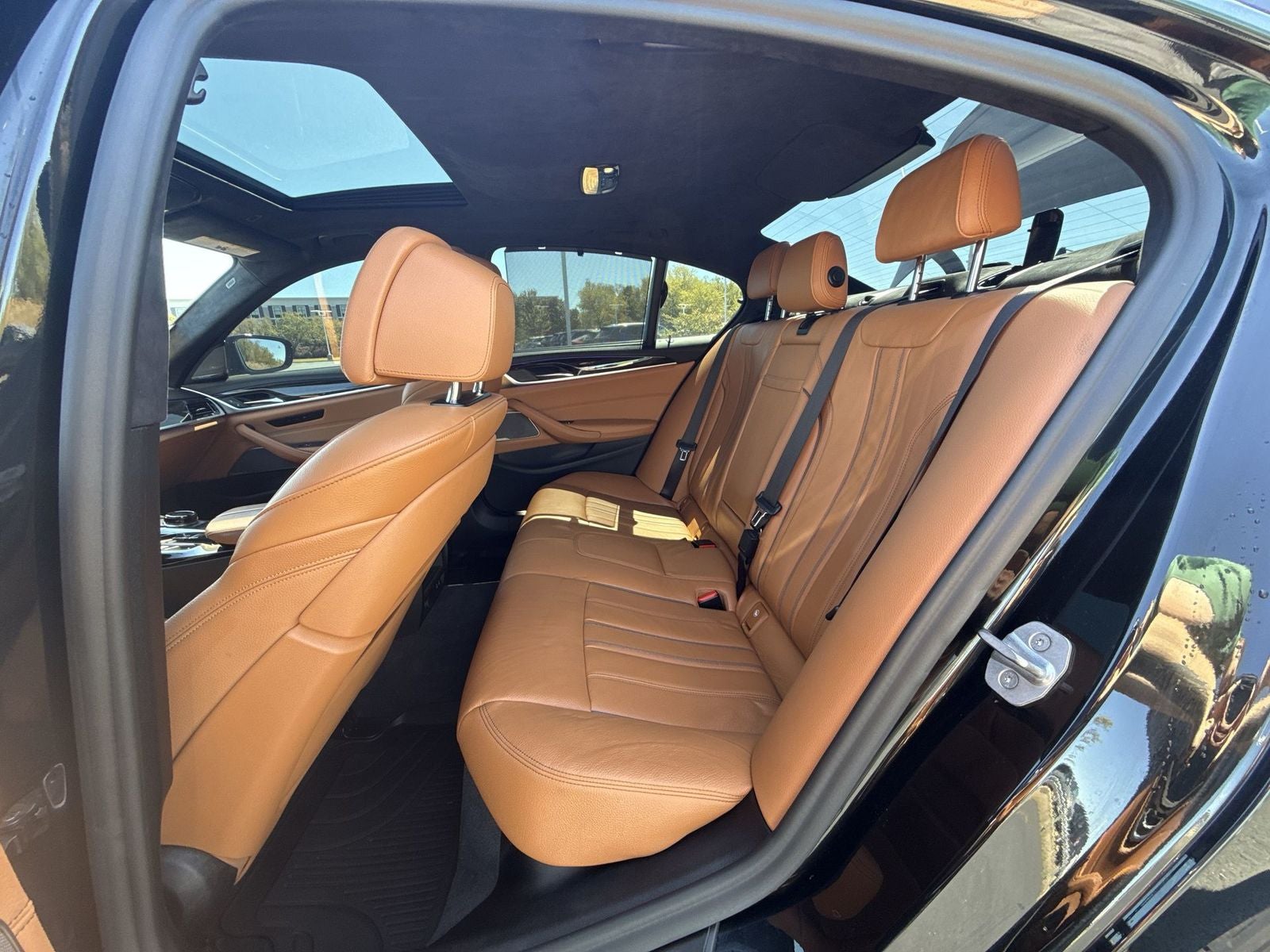 2021 BMW 5 Series M550i xDrive Dynamic Handling/Shadowline/Executive Package