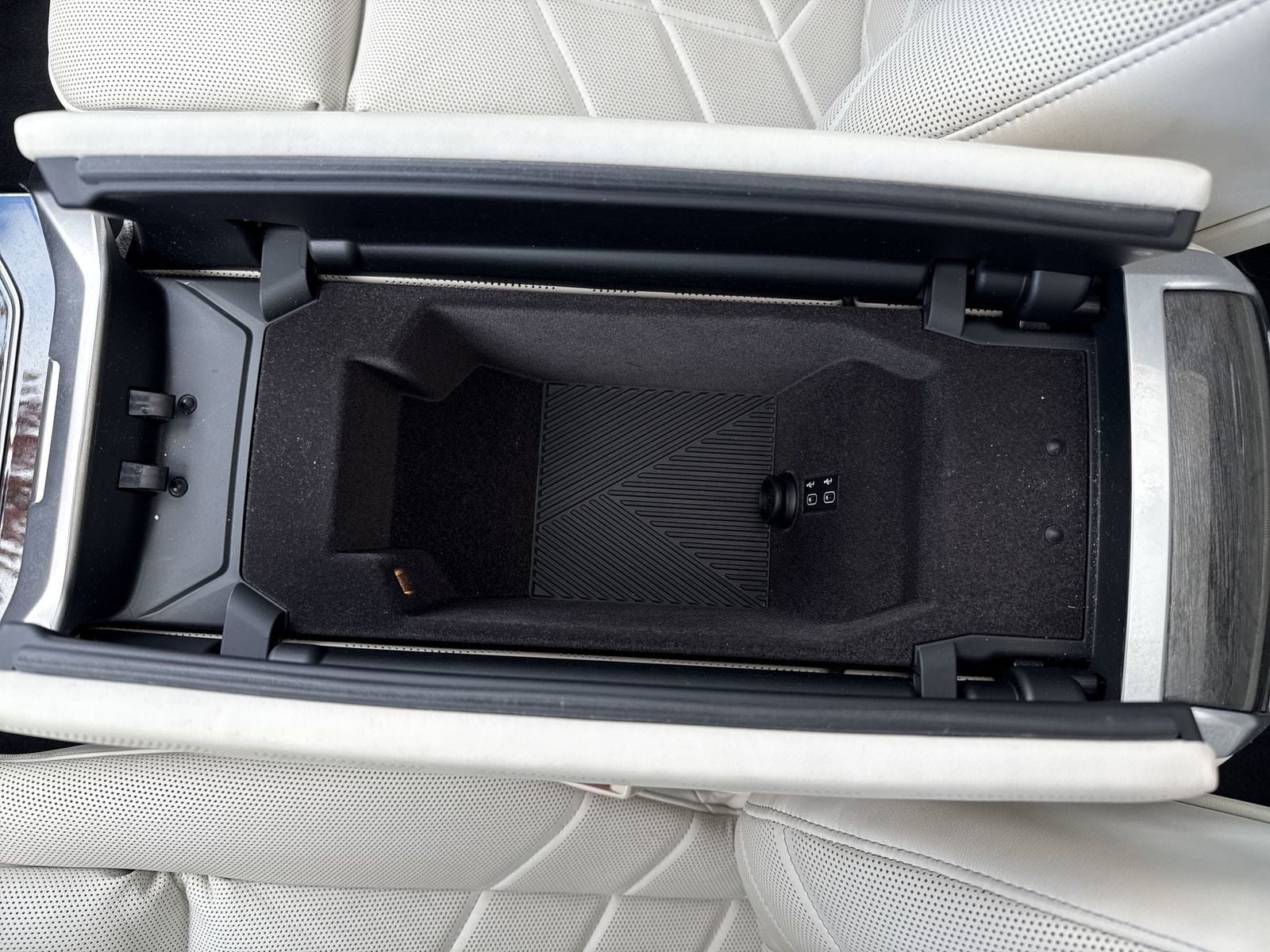 2024 BMW 7 Series 760i xDrive Premium Package M Aero