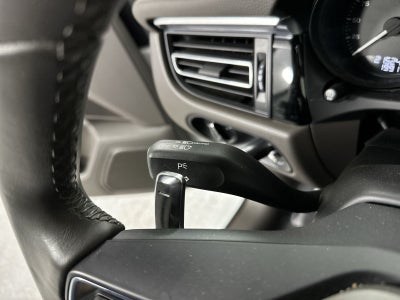 2023 Porsche Macan Base