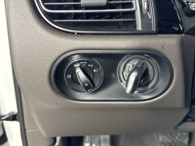 2023 Porsche Macan Base