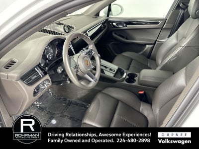 2023 Porsche Macan Base