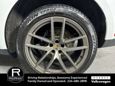 2023 Porsche Macan Base