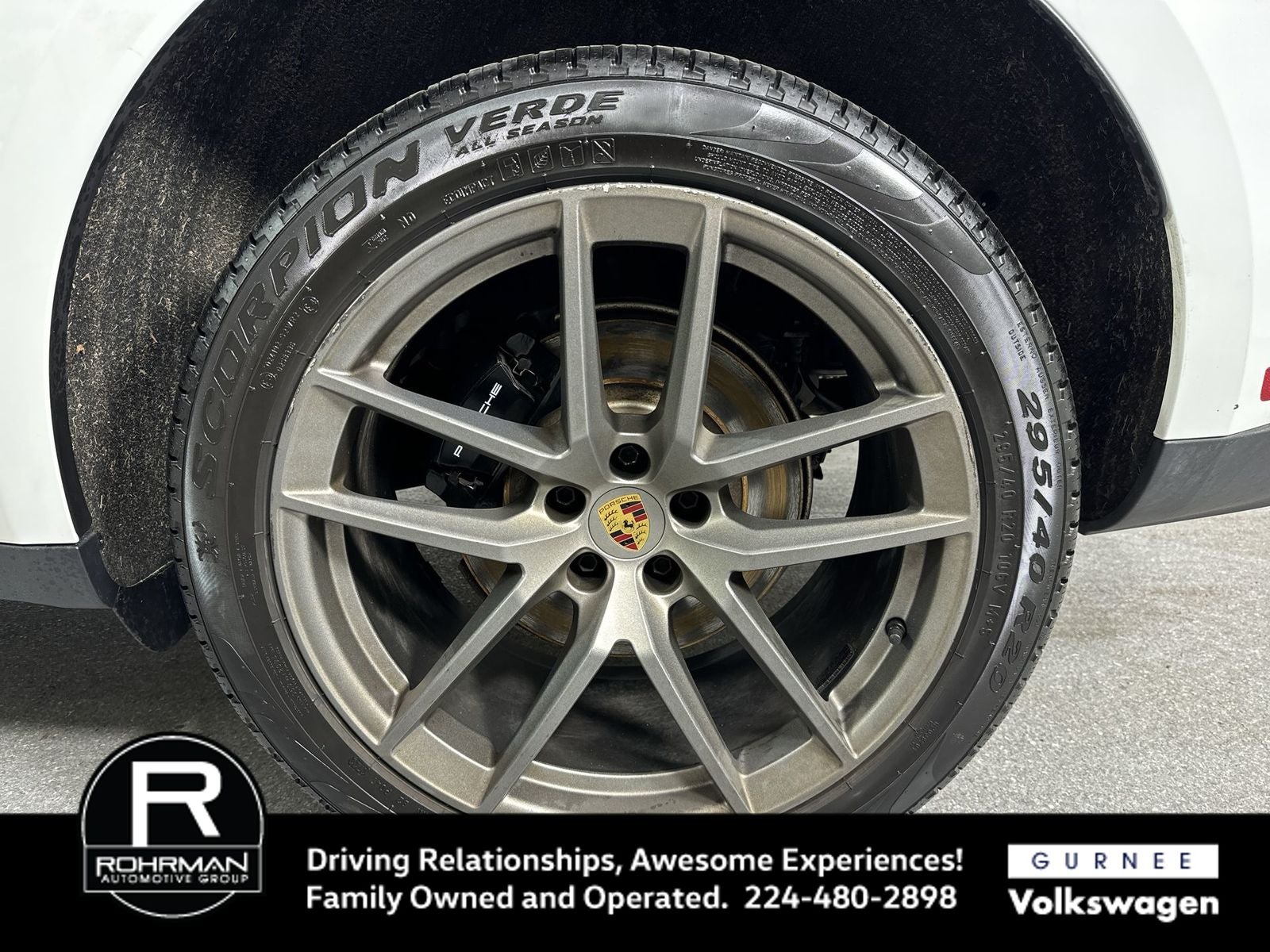 2023 Porsche Macan Base