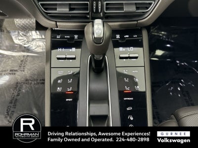 2023 Porsche Macan Base