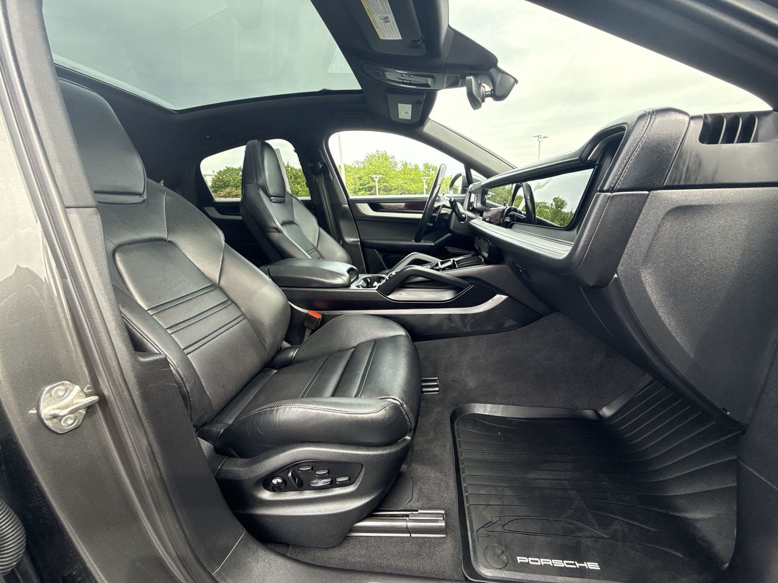 2024 Porsche Cayenne Coupe Base Premium Plus