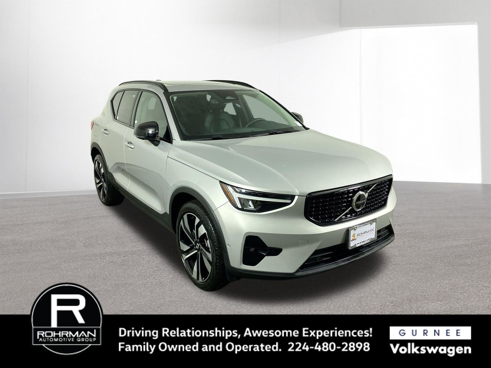 2025 Volvo XC40 B5 Plus Dark Theme