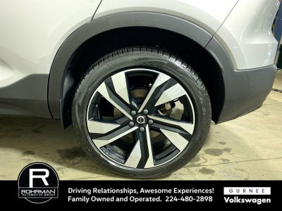 2025 Volvo XC40 B5 Plus Dark Theme