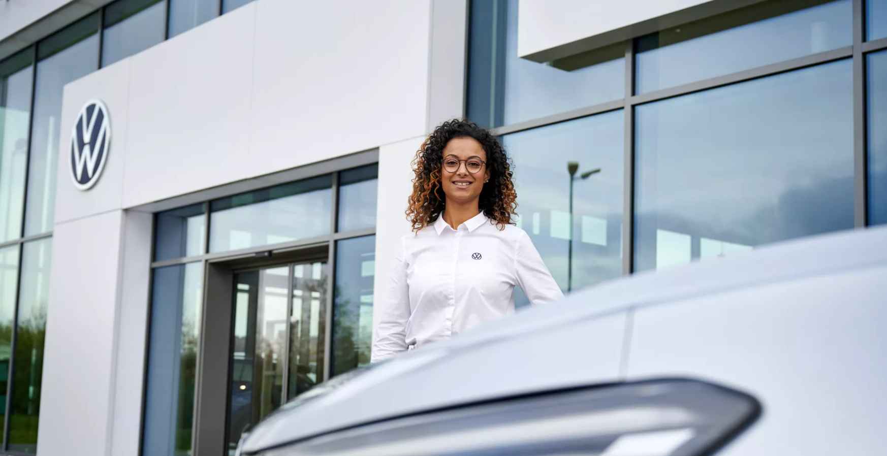 Volkswagen Wiper Blade Replacement near Round Like with VW Service Coupons at Gurnee VW